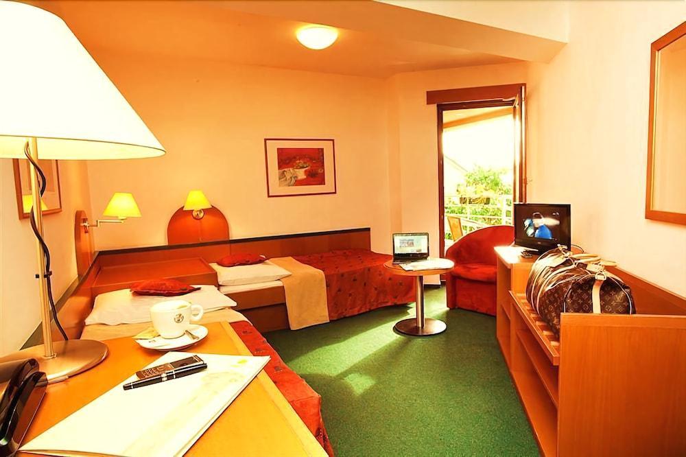 Hotel Troja Prag Dış mekan fotoğraf
