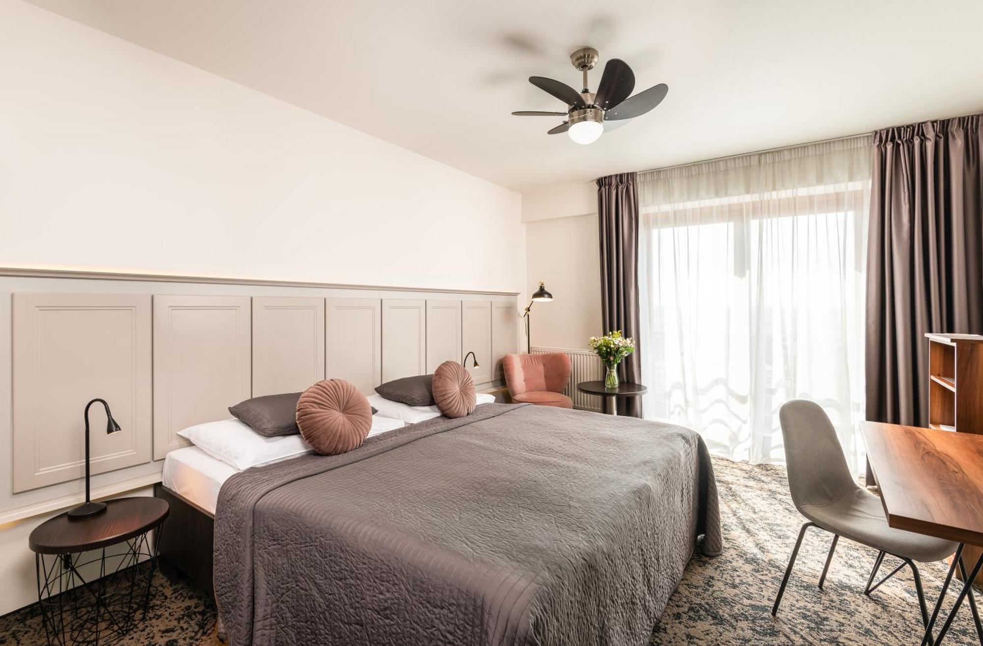 Hotel Troja Prag Dış mekan fotoğraf