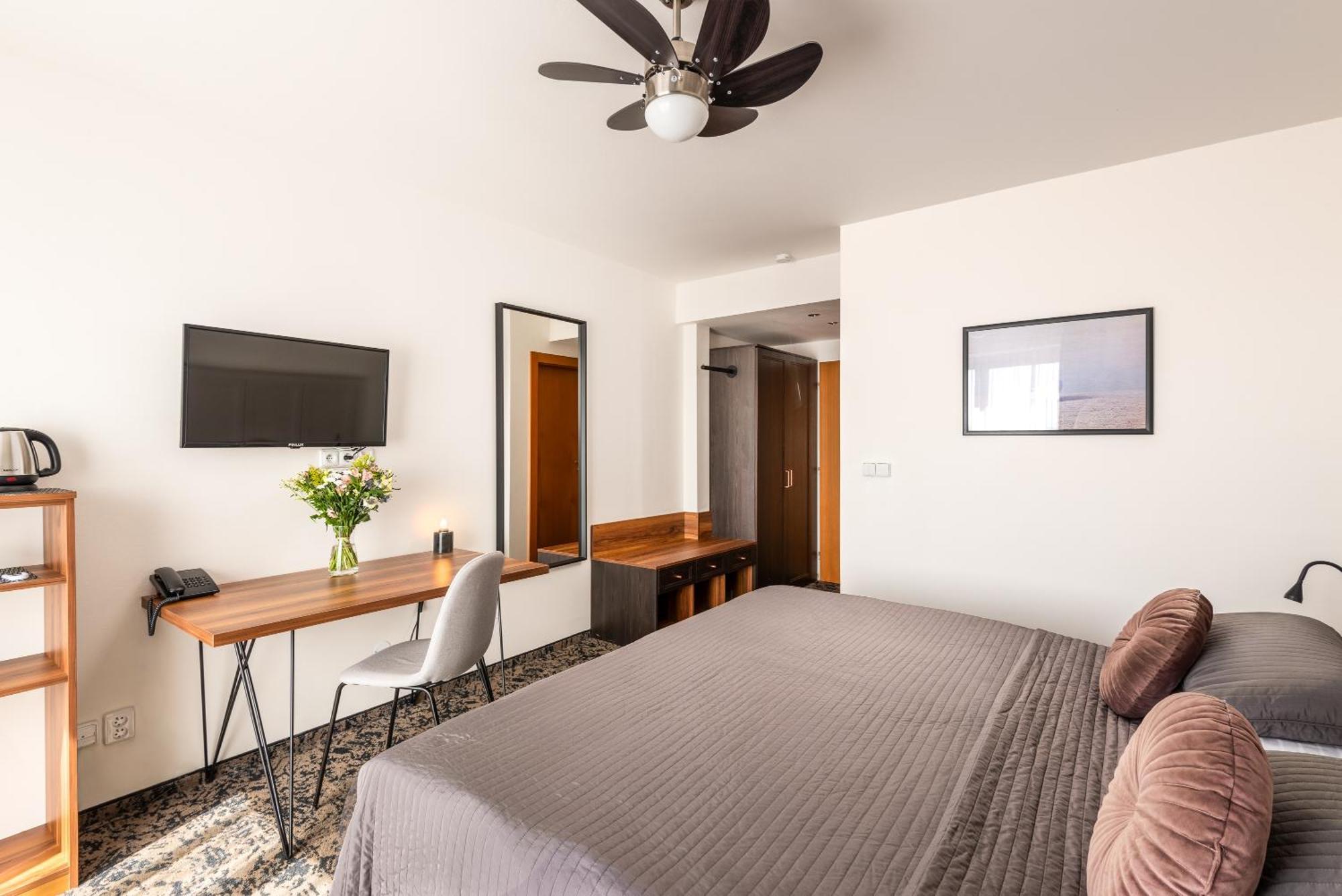 Hotel Troja Prag Dış mekan fotoğraf